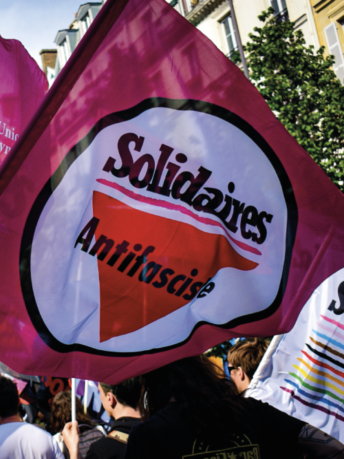 DRAPEAU - SOLIDAIRES AF ANTIFASCISTES + HAMPE